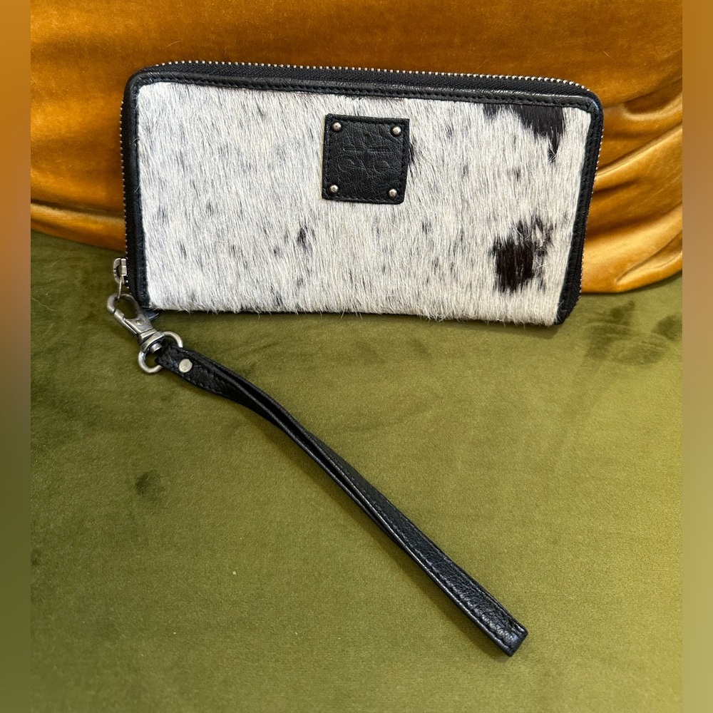 STS Ranchwear Cowhide Pattern Wristlet